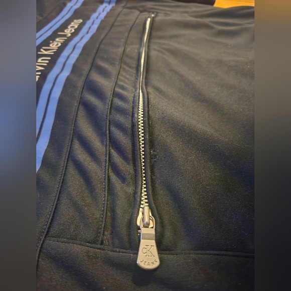 Calvin Klein zip front pocket, fleece lined hooded sweater - Picture 4 of 6